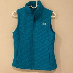 North Face women’s puffer vest size Small